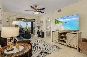 Estero Cove Retreat: Views, Pool, Pickleball Court
